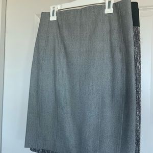 Fitted Gray Patterned Pencil Skirt Size 2